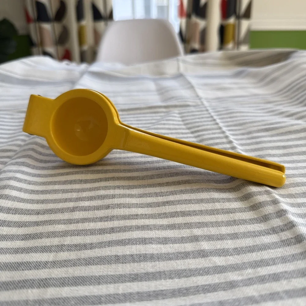 Manual Citrus Juicer Yellow Lemon Lime Hinged Vintage
